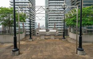 Seasonal roof terrace