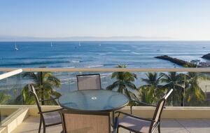 Home Exchange in Sayulita, Nay., Mexico ocean front dining table