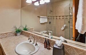 Home Exchange in Steamboat Springs, CO bunk room bathroom