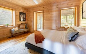 Home exchange in Fairview NC, queen bedroom with porch access