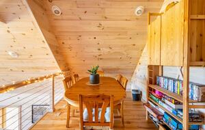 Home exchange in Fairview NC, loft with table, DVDs, and board games