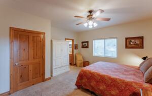 Home Exchange in Orderville, UT, guest bedroom 3 with en suite