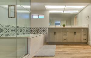 Upstairs Master Bath