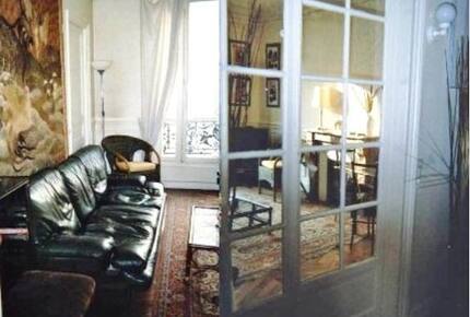 Charming Paris Apartment - Paris, France