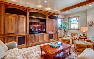 Switchback Lodge - Moving Mountains - Breckenridge, Colorado