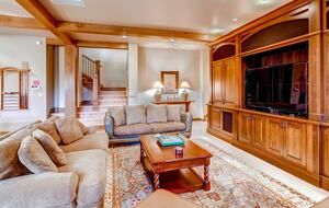 Switchback Lodge - Moving Mountains - Breckenridge, Colorado