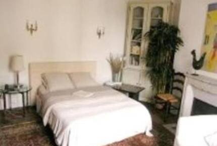 Charming Paris Apartment - Paris, France