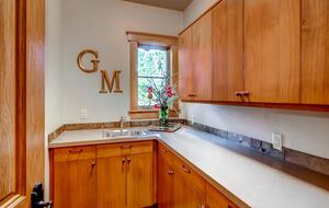 Switchback Lodge - Moving Mountains - Breckenridge, Colorado