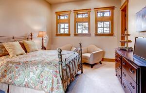 Switchback Lodge - Moving Mountains - Breckenridge, Colorado