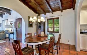 Home Exchange in Palm Springs, CA dining table for 6