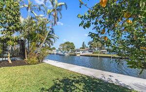 River House Retreat - Bradenton, Florida