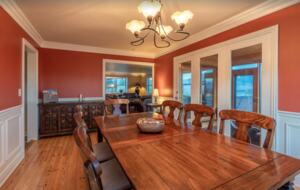 Spacious dining table