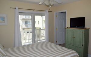 Home Exchange in Sea Isle City, NJ bedroom with tv