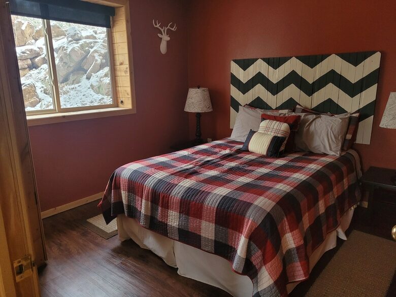 Home Exchange in Lead, SD bedroom 3