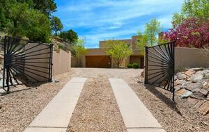 Drivewway with guest parking