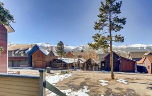 Beautiful mountain views from back patio