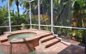 Covered spa whirlpool