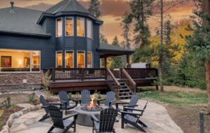 Back patio and fire pit