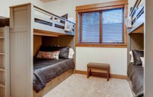 Bunk room with 2X twin bunks