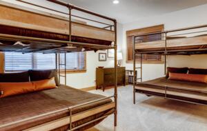 Bunk room with 2X queen bunks