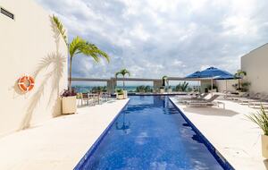 Home Exchange in Playa del Carmen, Mexico resort style communal pool