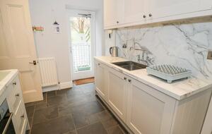 Historic Welsh Coastal Flat: Spacious 4-Bedroom Residence - Portmeirion, United Kingdom