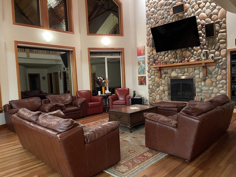 Blue Lantern Lodge - Big Lake, Alaska