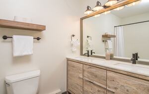 Home Exchange in Big Sky, Montana second floor master bathroom