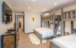 Home Exchange in Big Sky, Montana bunk room