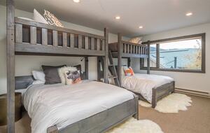 Home Exchange in Big Sky, Montana bunk room sleeps 6