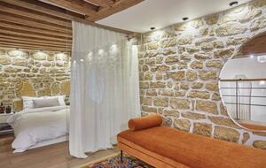 Saint Louis Island Luxe - Paris, France