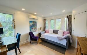 Second Floor Bedroom w. Linen Day Bed (= 2 Twins), Full BA