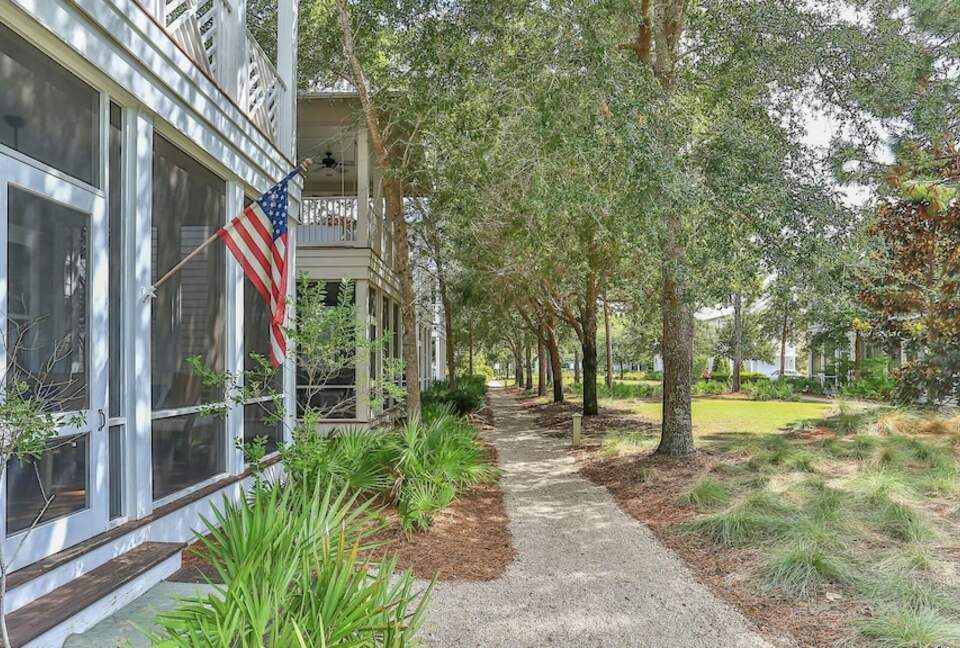 Home Exchange SANTA ROSA BEACH, FL path to community pool