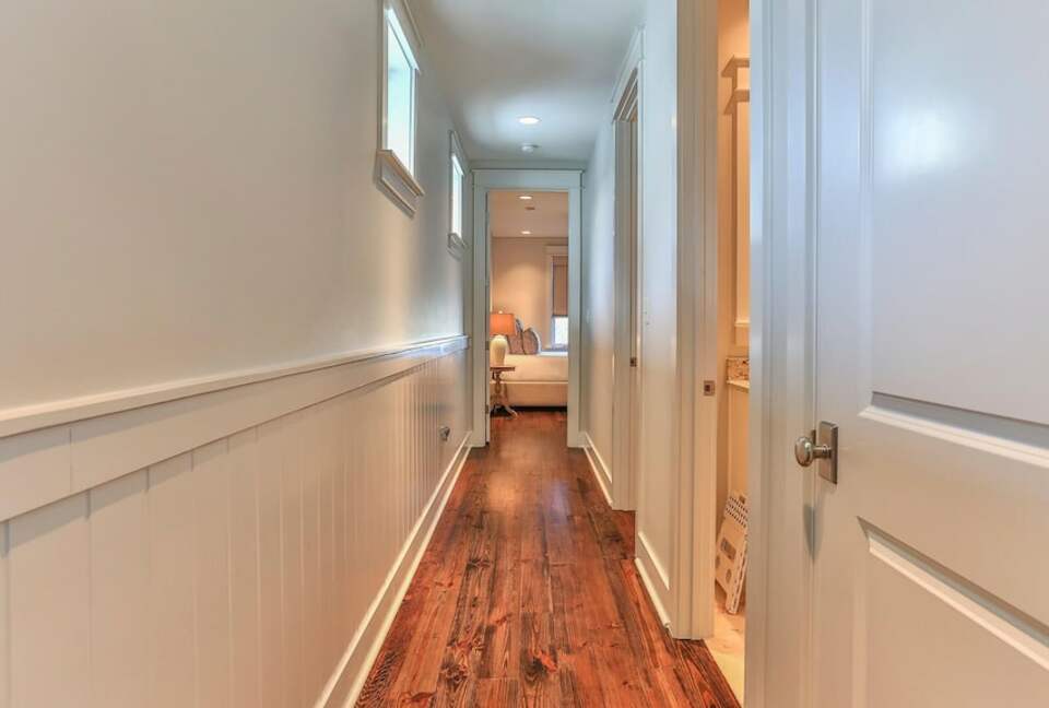 Home Exchange SANTA ROSA BEACH, FL hallway