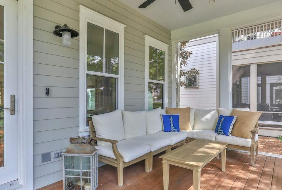 Home Exchange SANTA ROSA BEACH, FL front porch with couch