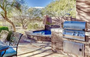 Scottsdale Stunner on the Green - Scottsdale, Arizona