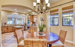 Scottsdale Stunner on the Green - Scottsdale, Arizona