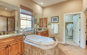 Scottsdale Stunner on the Green - Scottsdale, Arizona