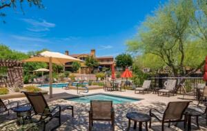 Scottsdale Stunner on the Green - Scottsdale, Arizona