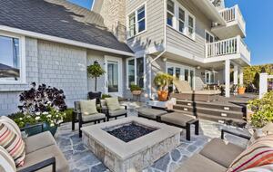 Malibu Manor (R) - Malibu, California