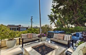 Malibu Manor (R) - Malibu, California