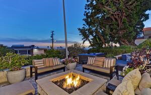 Malibu Manor (R) - Malibu, California