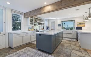 Malibu Manor (R) - Malibu, California