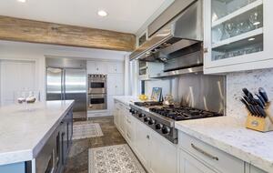 Malibu Manor (R) - Malibu, California