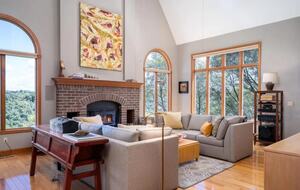 Vineyard Hilltop Retreat - Plymouth, California