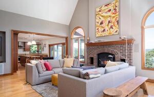 Vineyard Hilltop Retreat - Plymouth, California