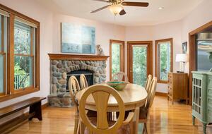 Vineyard Hilltop Retreat - Plymouth, California