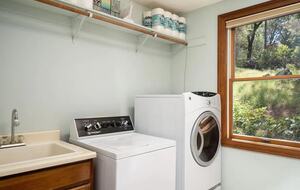 Vineyard Hilltop Retreat - Plymouth, California