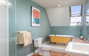 Vineyard Hilltop Retreat - Plymouth, California