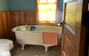 Bathtub 2nd floor